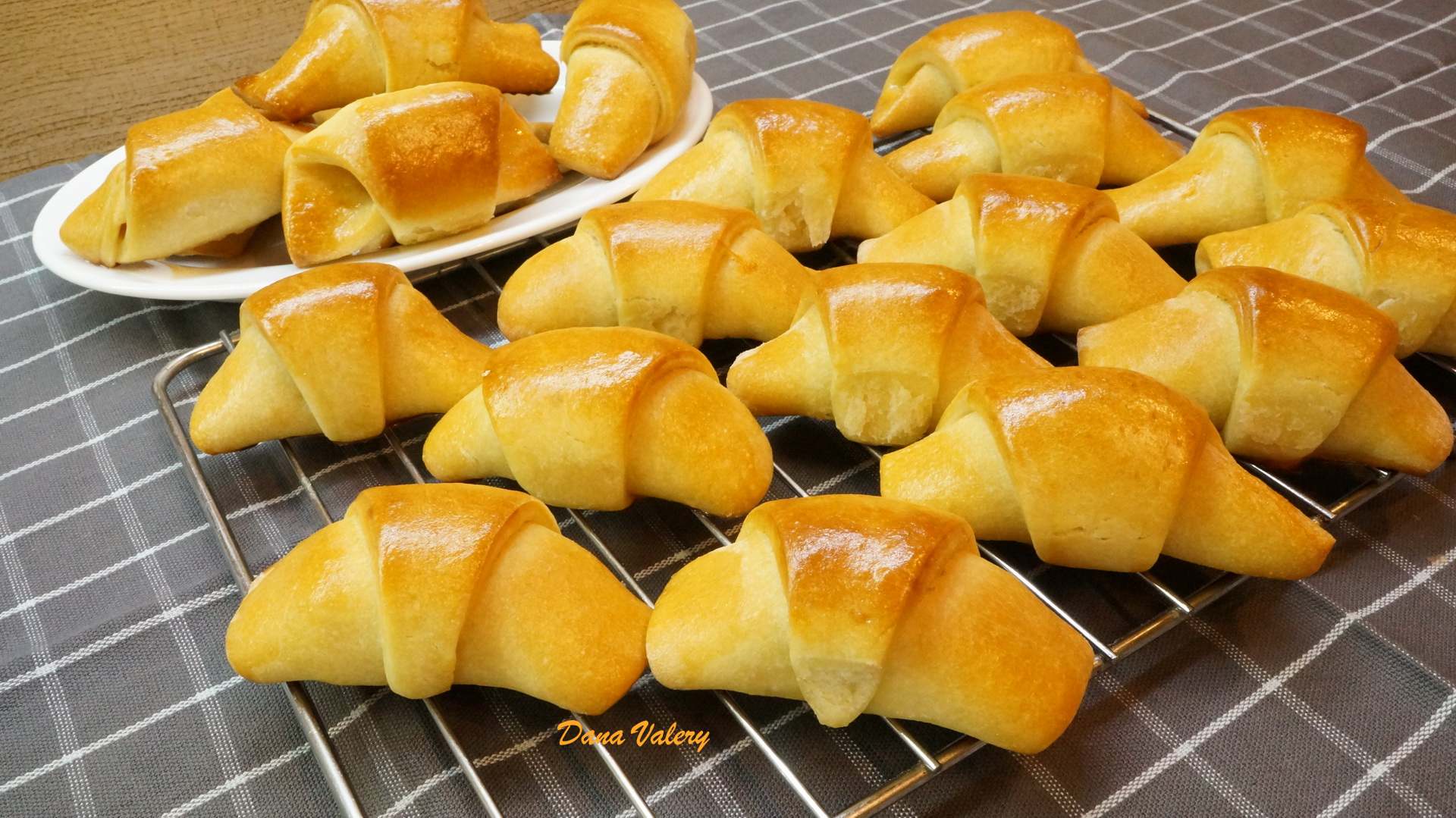 Cornulete cu rahat | Retete culinare cu Dana Valery